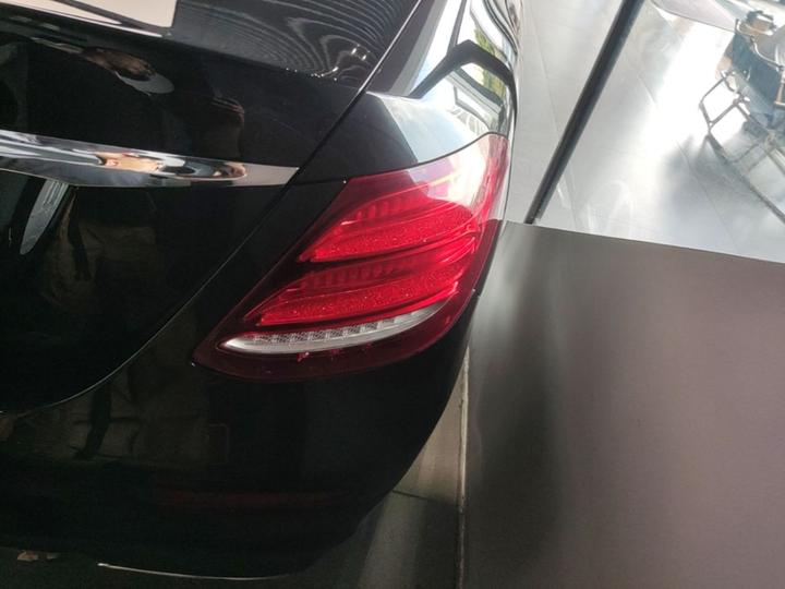 E-Class 2017 E 300 L Sport Luxury photo 7