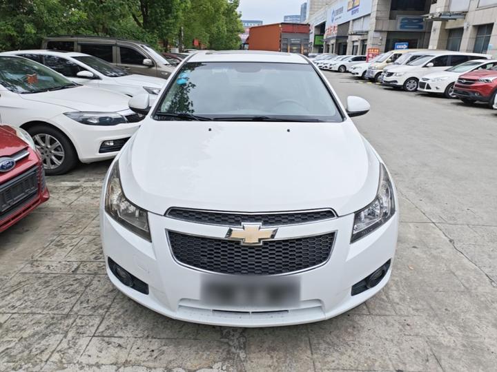 2013 Hatchback 1.6L AT Luxury photo 2