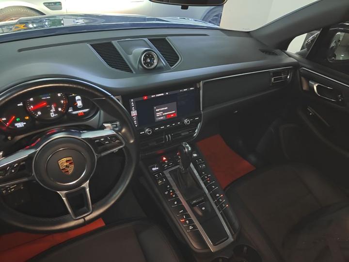 2018 Macan 2.0T photo 8
