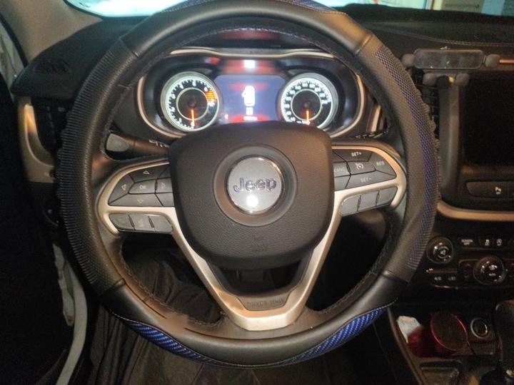 Cherokee 2016 2.4L Leading Smart photo 3