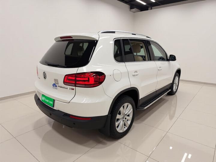 Tiguan 2015 1.8TSI AT RWD Luxury photo 6