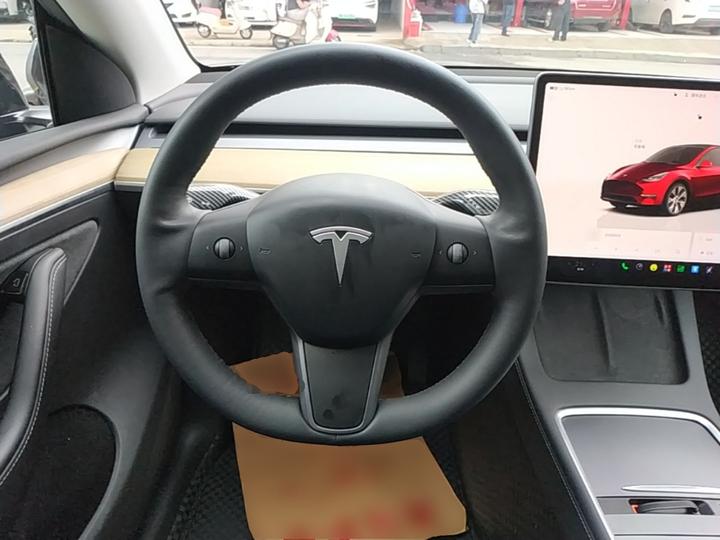 Model Y 2022 Facelift RWD photo 6
