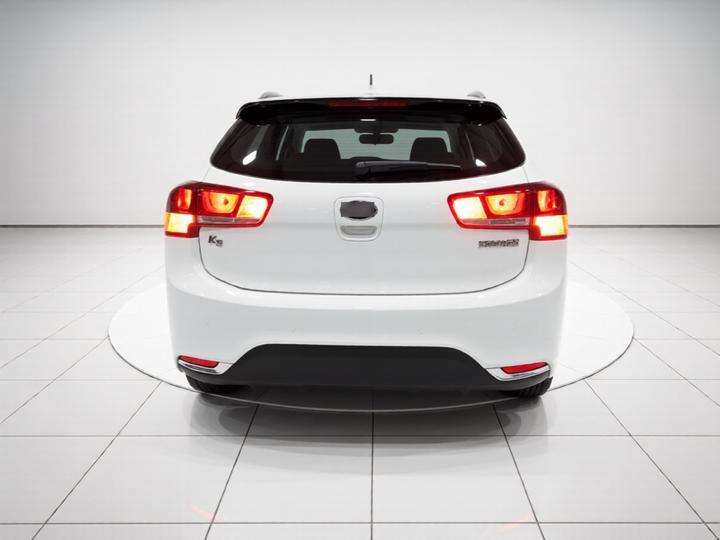 K2 2015 Hatchback 1.4L AT GLS photo 3