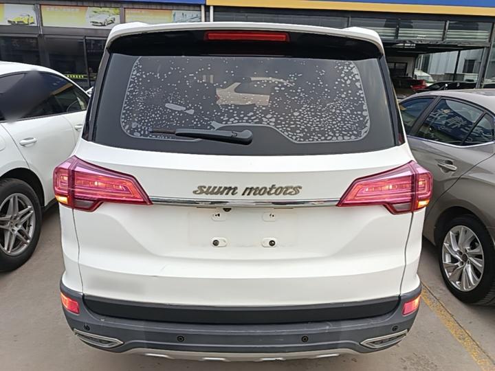SWM X3 2020 1.5L MT Value 7-Seater photo 3