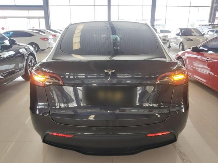 Model Y 2023 RWD photo 5