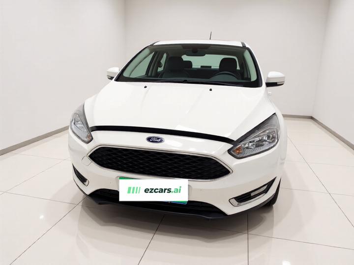 Focus 2015 Hatchback EcoBoost 125 AT photo 2