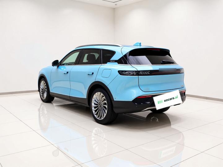 Voyah FREE 2021 AWD Standard EREV Luxury photo 4