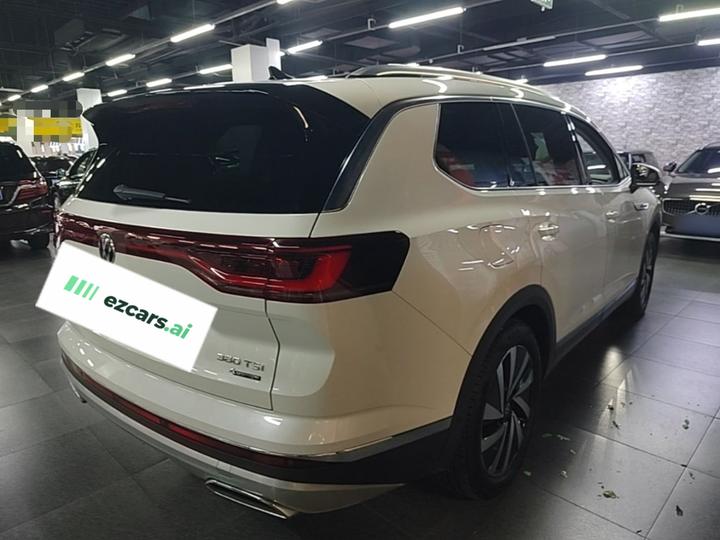 2021 380TSI AWD Luxury Pro photo 4