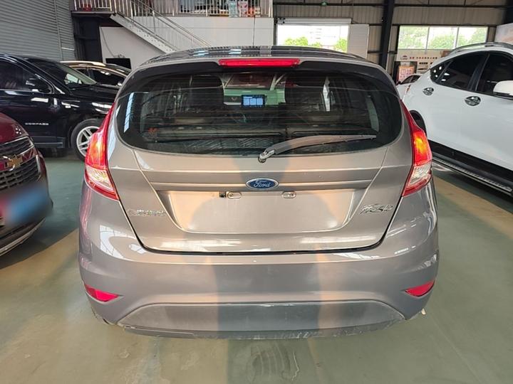 2013 Hatchback 1.5L AT photo 3