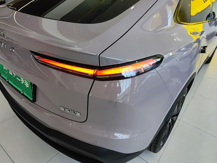 L60 2025 60kWh RWD photo 7