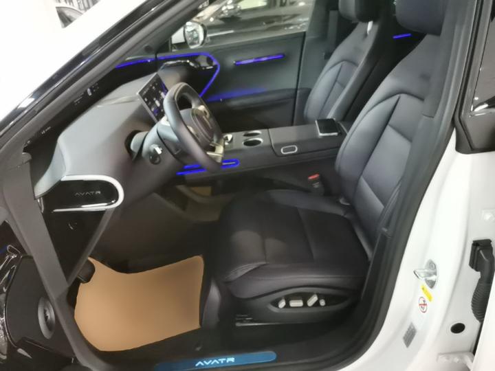 07 2026 Ultra EV AWD photo 6