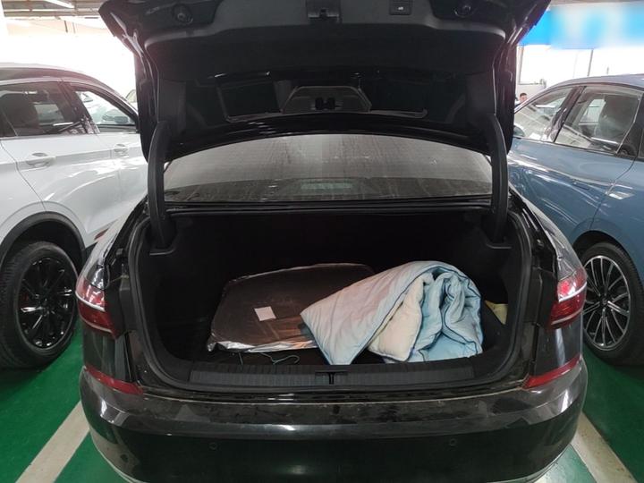 Passat 2023 Facelift 330TSI Luxury photo 8