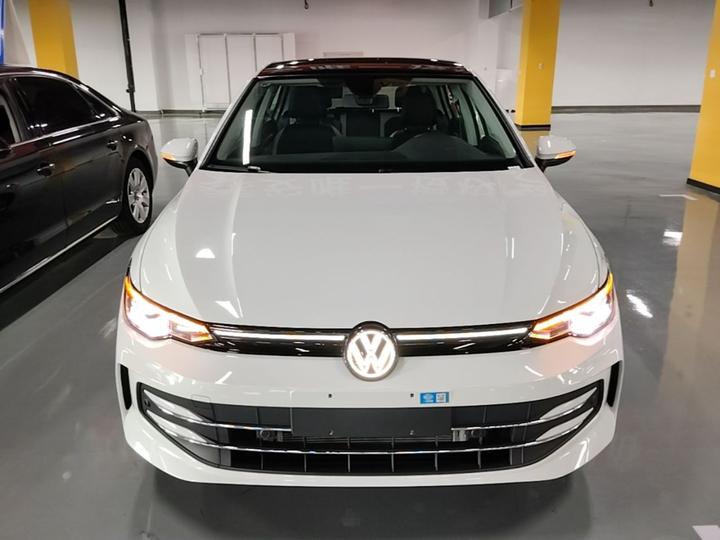 Golf 2026 300TSI Pro photo 2