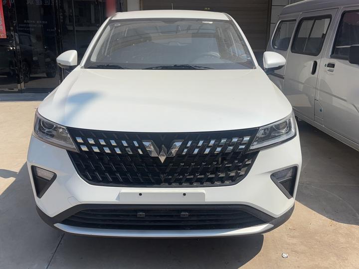 Wuling 2026 1.5L MT photo 2