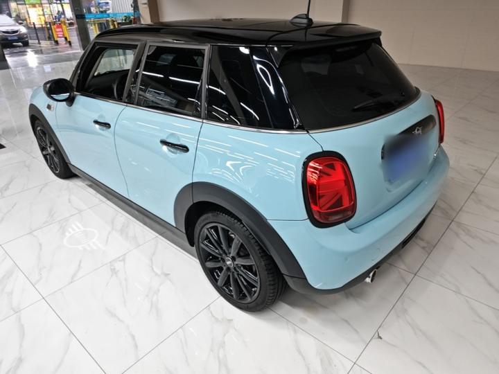 2019 1.5T COOPER 5-Door photo 4