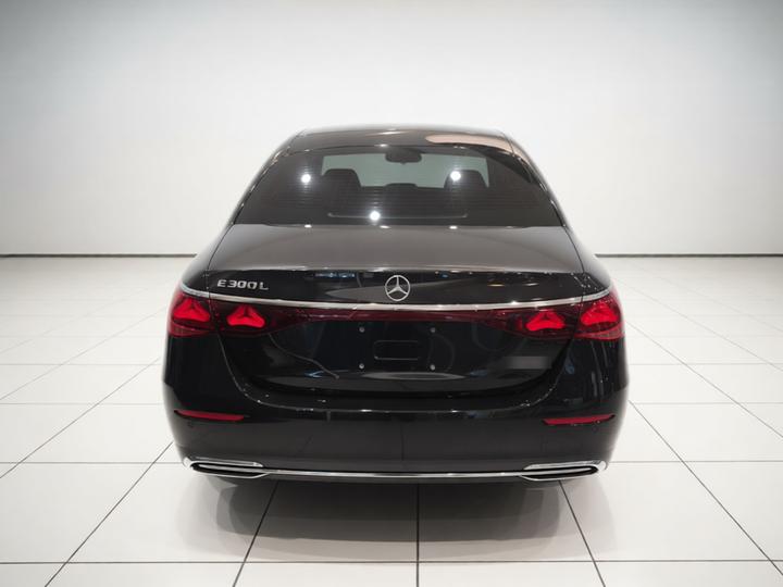 E-Class 2026 E 300 L Luxury photo 5