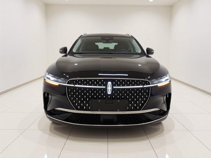 Nautilus 2023 2.0T AWD photo 2