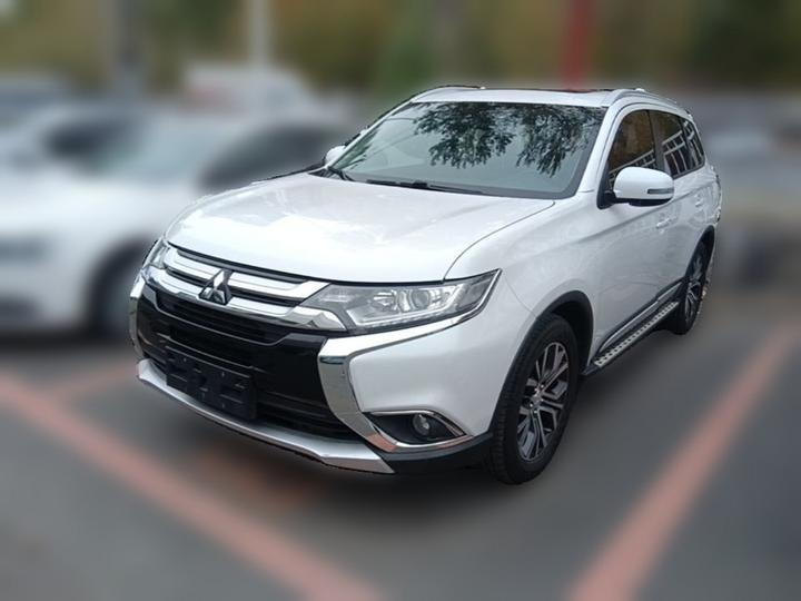 Outlander 2018 2.0L RWD 7-Seater