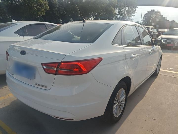 Escort 2017 1.5L MT Comfort photo 4