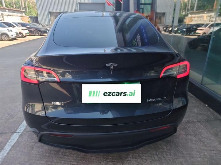 Model Y 2024 RWD photo 5