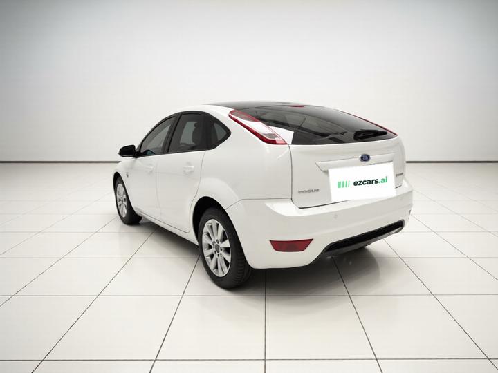 Focus 2013 Hatchback Classic 1.8L AT Anniversary Edition photo 4