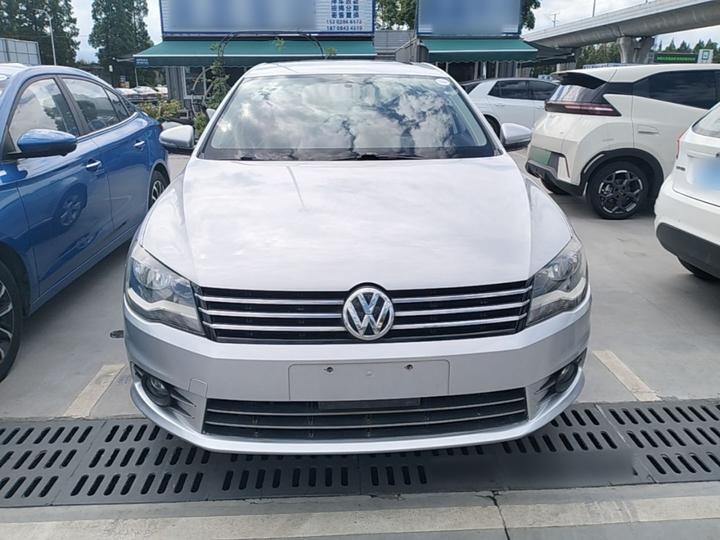 Bora 2014 1.6L MT Comfort photo 2