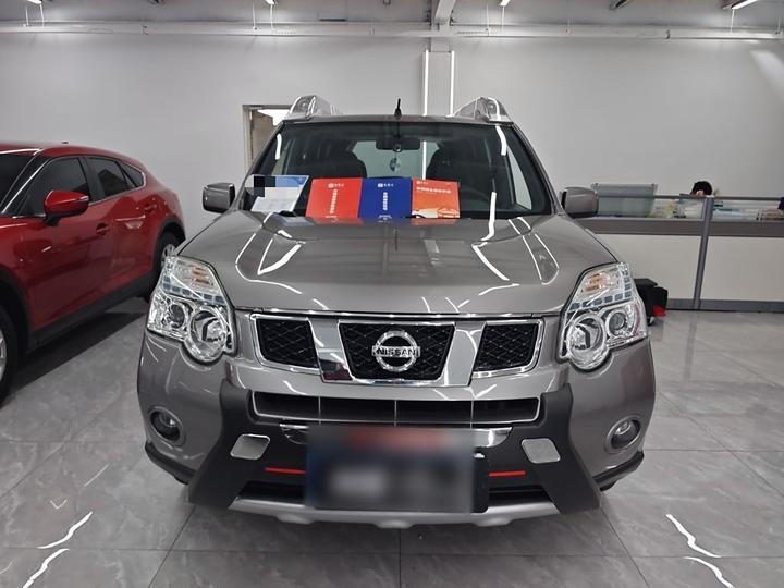 X-Trail 2012 2.5L CVT Luxury 4WD photo 2
