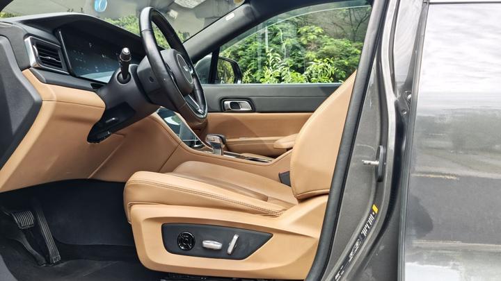 Li Auto ONE 2020 EREV 6-Seater photo 6