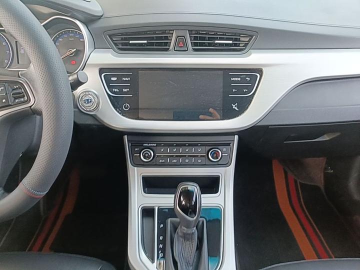 Vision 2018 1.5L AT photo 8