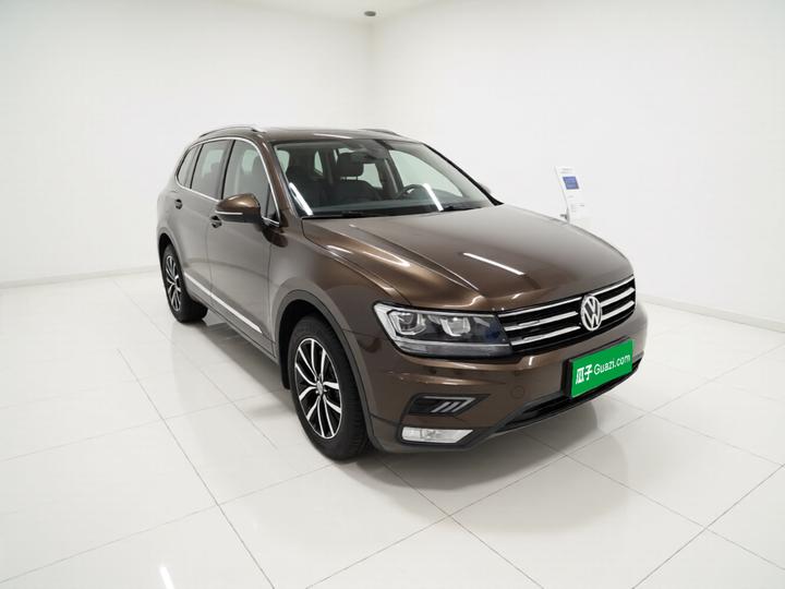 Tiguan L 2017 330TSI AT RWD Comfort photo 3
