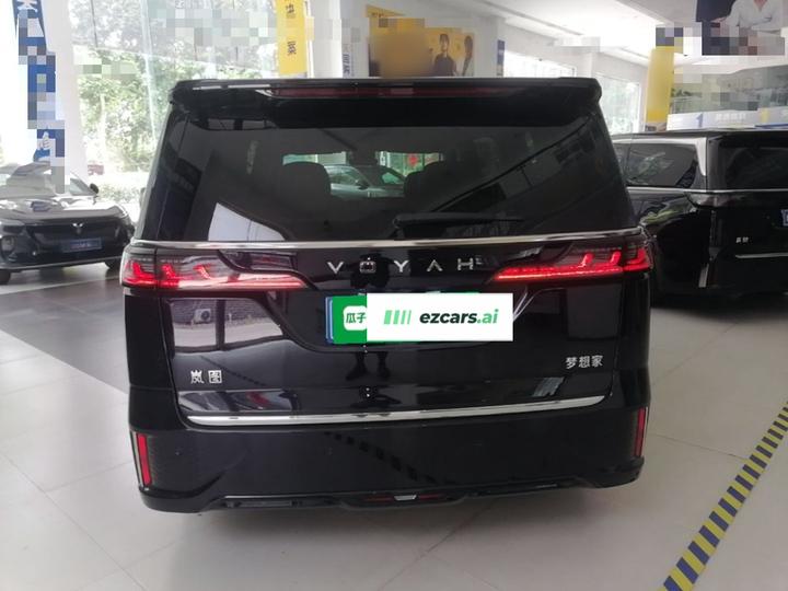Voyah Dreamer 2024 PHEV Extended Range Flagship photo 3