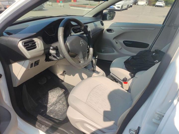 2014 1.6L AT Comfort photo 6