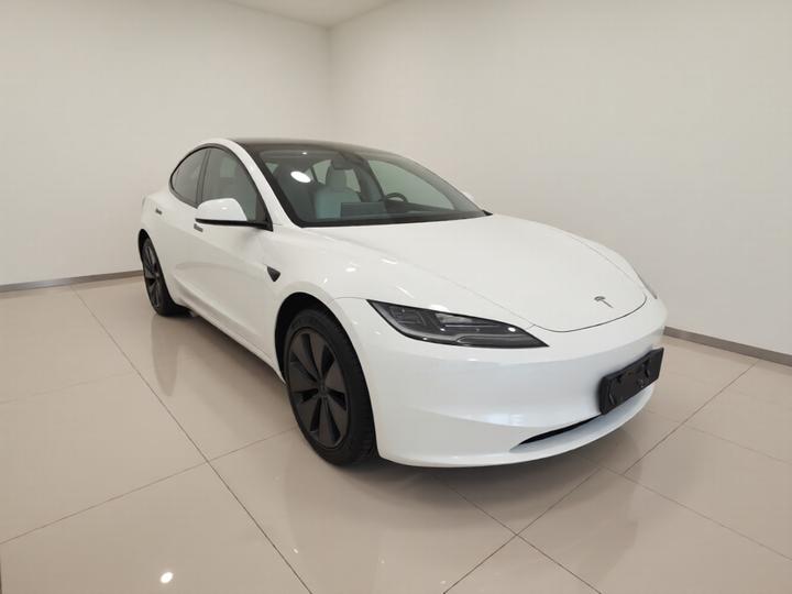 Model 3 2025 RWD photo 3