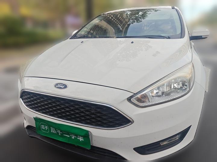 Focus 2015 Hatchback 1.6L AT Comfort photo 2
