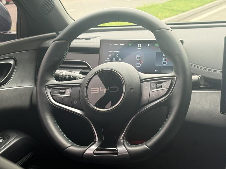 Seal 06 EV 2025 DM-i ADAS 80KM Luxury photo 2