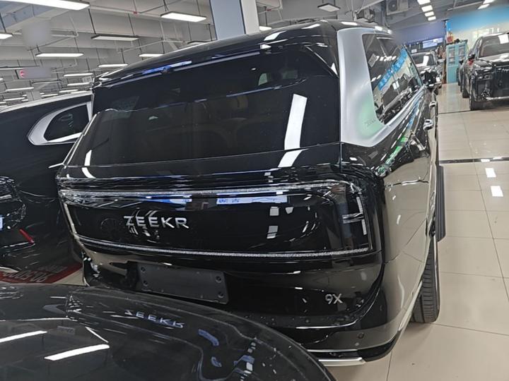 9X 2025 Hyper 70kWh 6-Seater photo 3