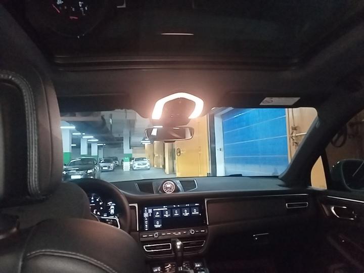 2021 Macan 2.0T photo 7