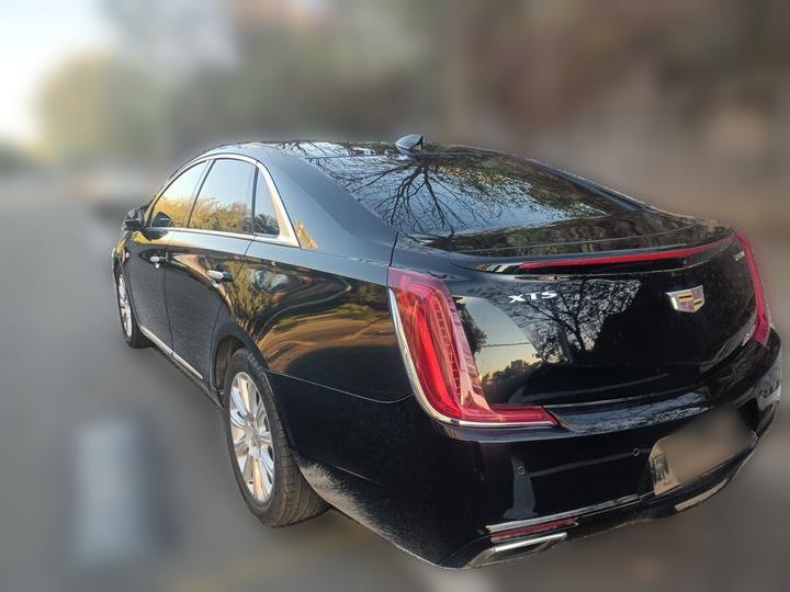 XTS 2018 28T Tech photo 4