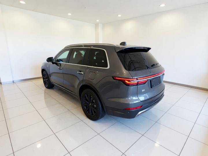 Li Auto ONE 2020 EREV 6-Seater photo 4