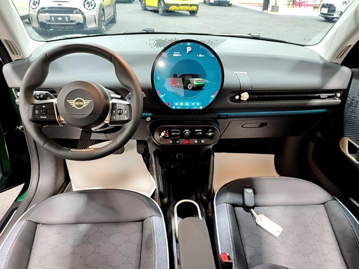 MINI COOPER 2026 466km COOPER E Classic photo 5