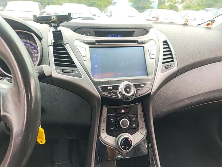 Elantra 2016 1.6L AT Smart photo 8