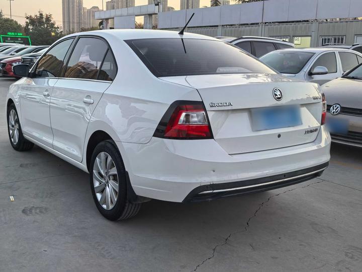 Rapid 2019 1.5L AT Comfort China VI photo 4