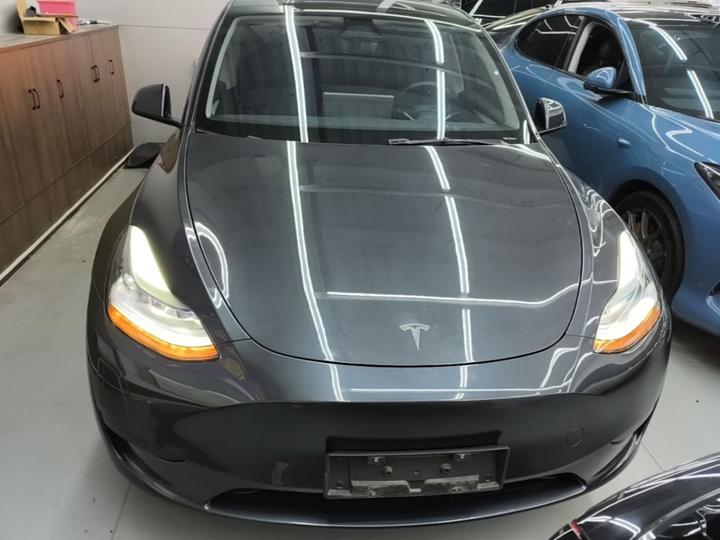 Model Y 2024 RWD photo 2