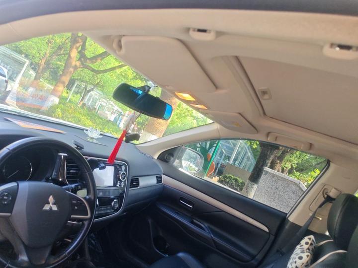 Outlander Imported 2013 2.4L AWD Luxury 5-Seater photo 8