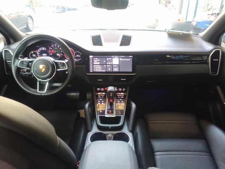 2019 Cayenne 3.0T photo 5