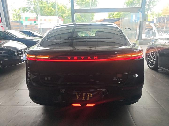 Voyah Passion L 2026 AWD Ultra photo 3