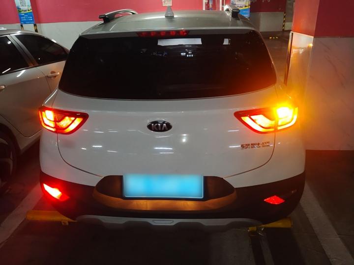 Stonic 2021 1.4L CVT photo 3