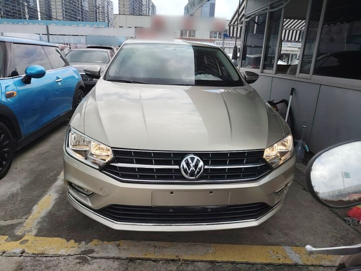 Bora 2016 1.6L AT Comfort photo 2