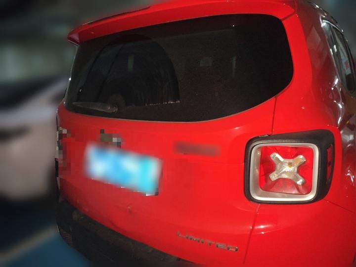 Renegade 2016 1.4T AT Smart photo 3