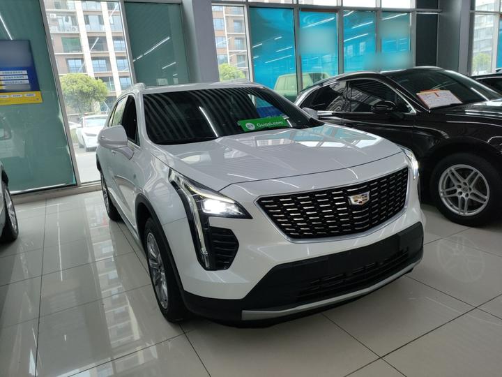 XT4 2018 28T RWD Leading photo 3